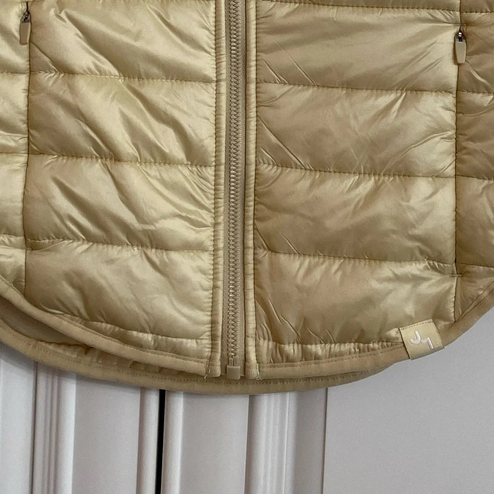 Joy Lab Women’s Sz XS Lightweight Puffer Vest Cream Zip Up Zippered Pockets - Picture 4 of 14